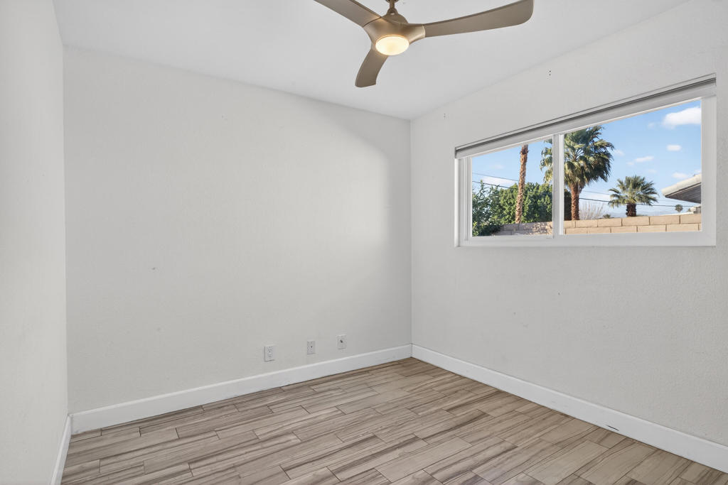 2911 N Cypress Road Property Photo 15