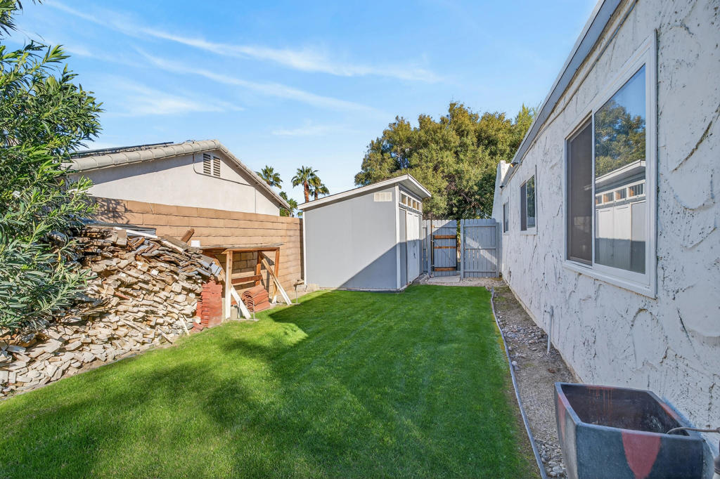 2911 N Cypress Road Property Photo 22