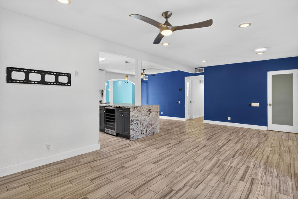2911 N Cypress Road Property Photo 31