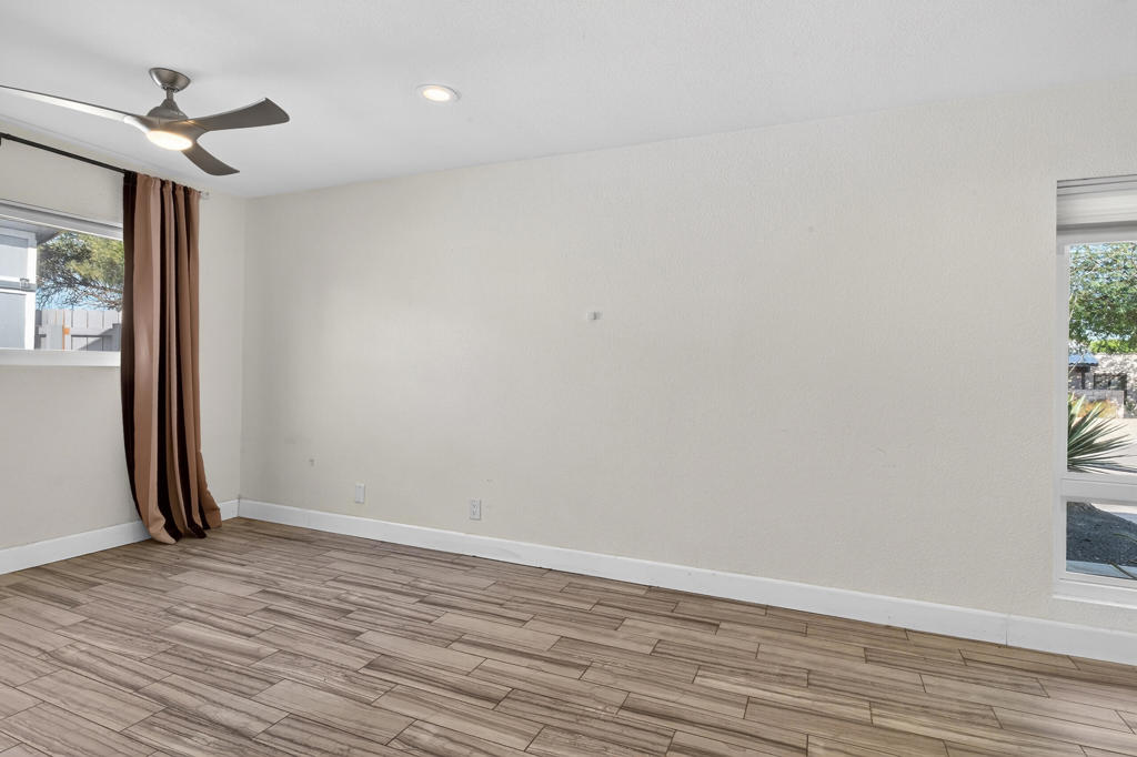 2911 N Cypress Road Property Photo 36
