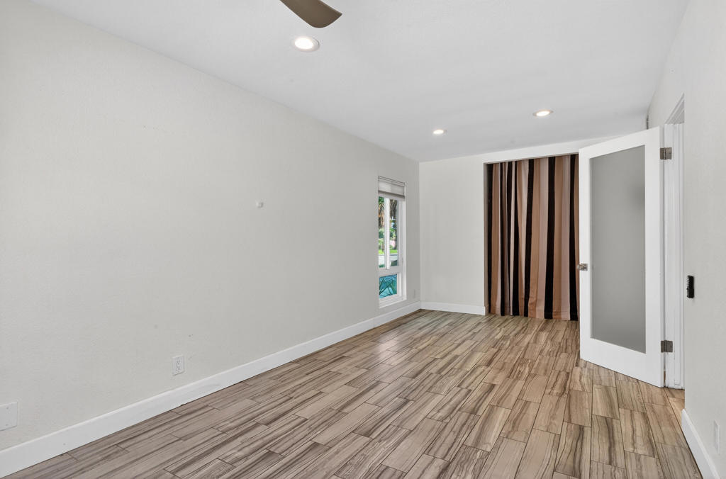 2911 N Cypress Road Property Photo 38