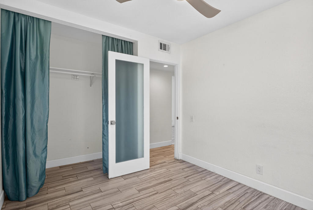 2911 N Cypress Road Property Photo 41