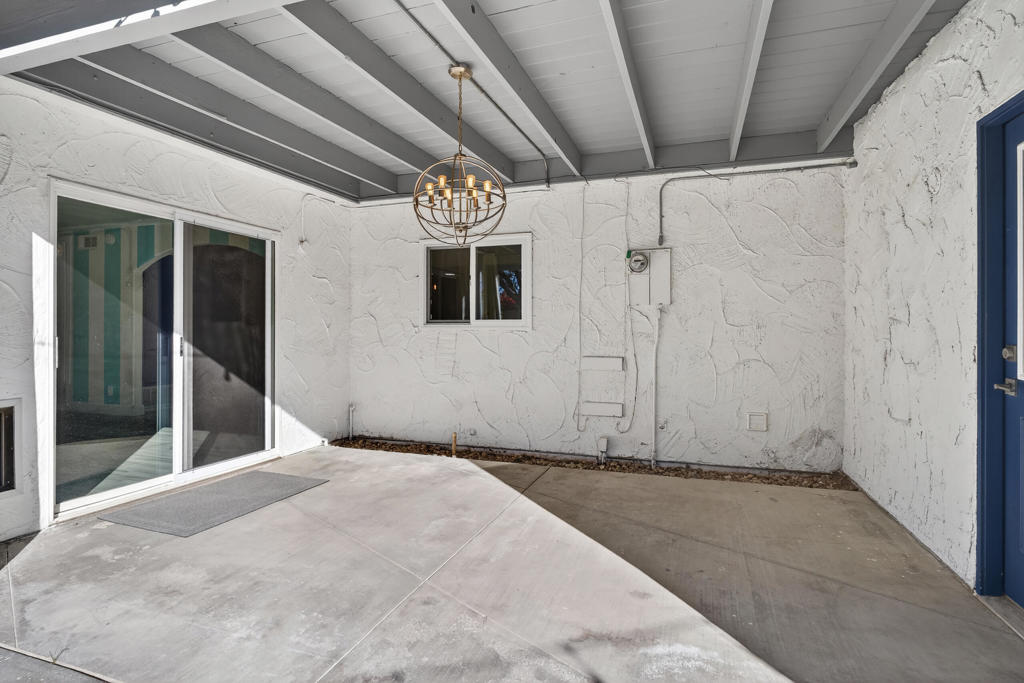 2911 N Cypress Road Property Photo 44