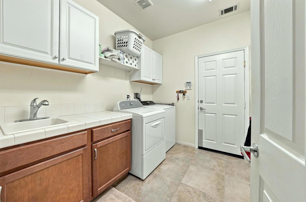 139 Saint Thomas Place Property Photo 28