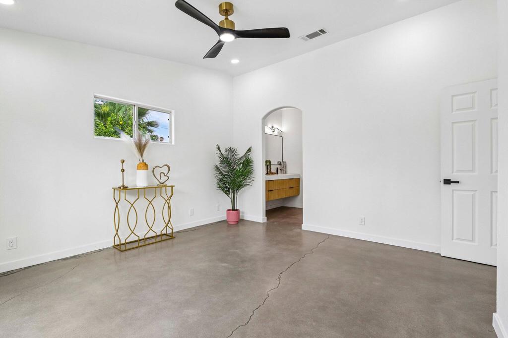 1941 Marguerite Street Property Photo 26