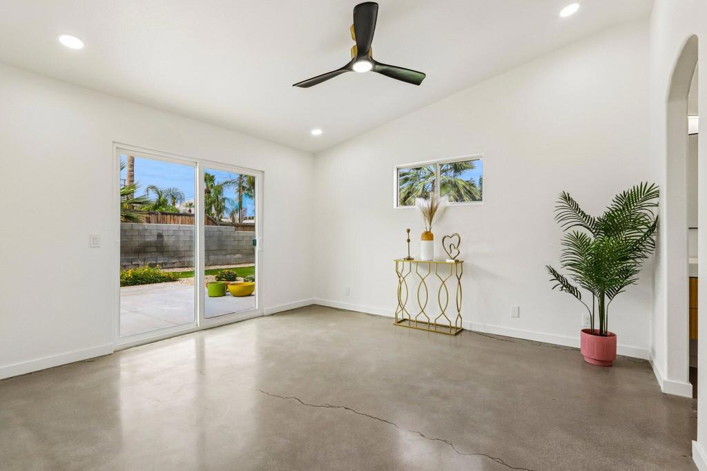 1941 Marguerite Street Property Photo 29