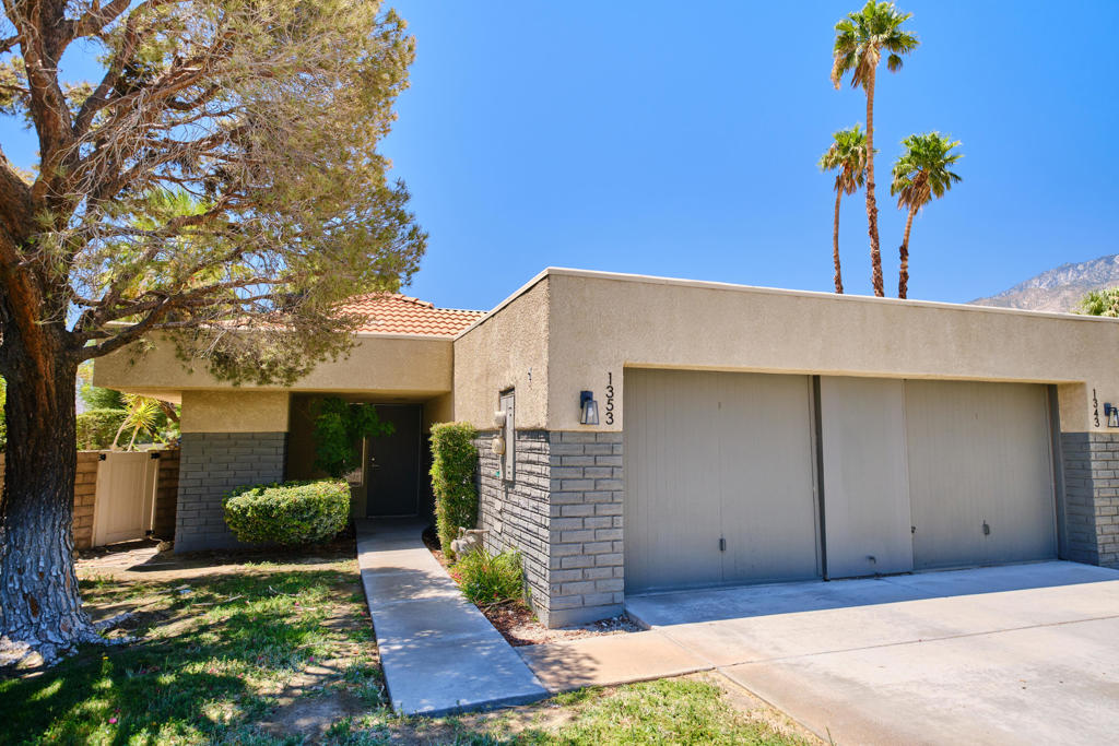 1353 Sunflower Circle N Property Photo 1