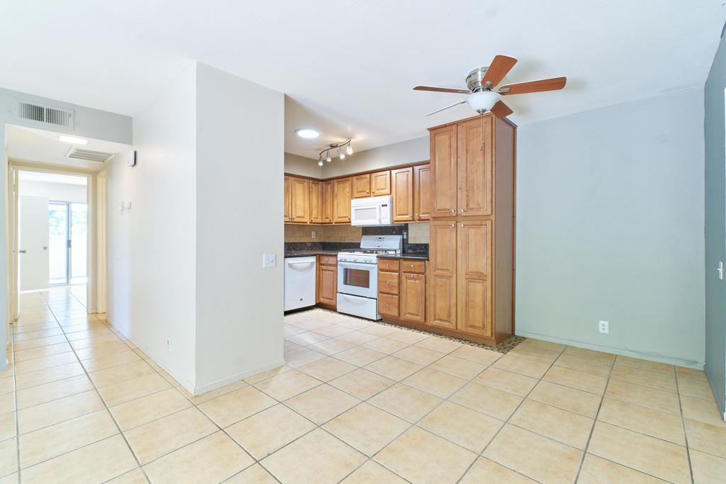 1353 Sunflower Circle N Property Photo 3