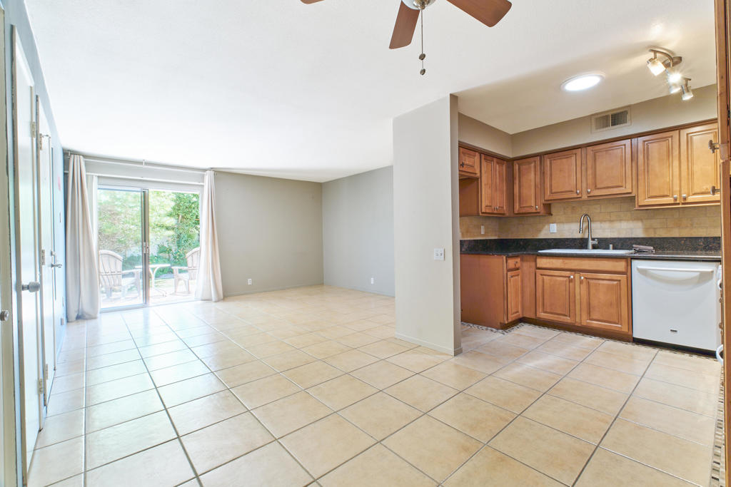 1353 Sunflower Circle N Property Photo 6