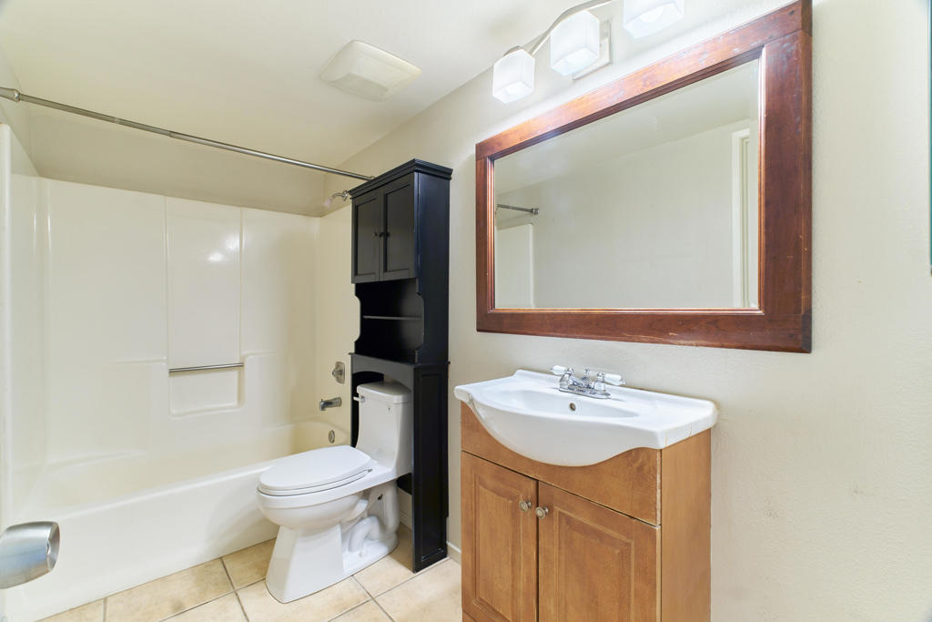 1353 Sunflower Circle N Property Photo 11