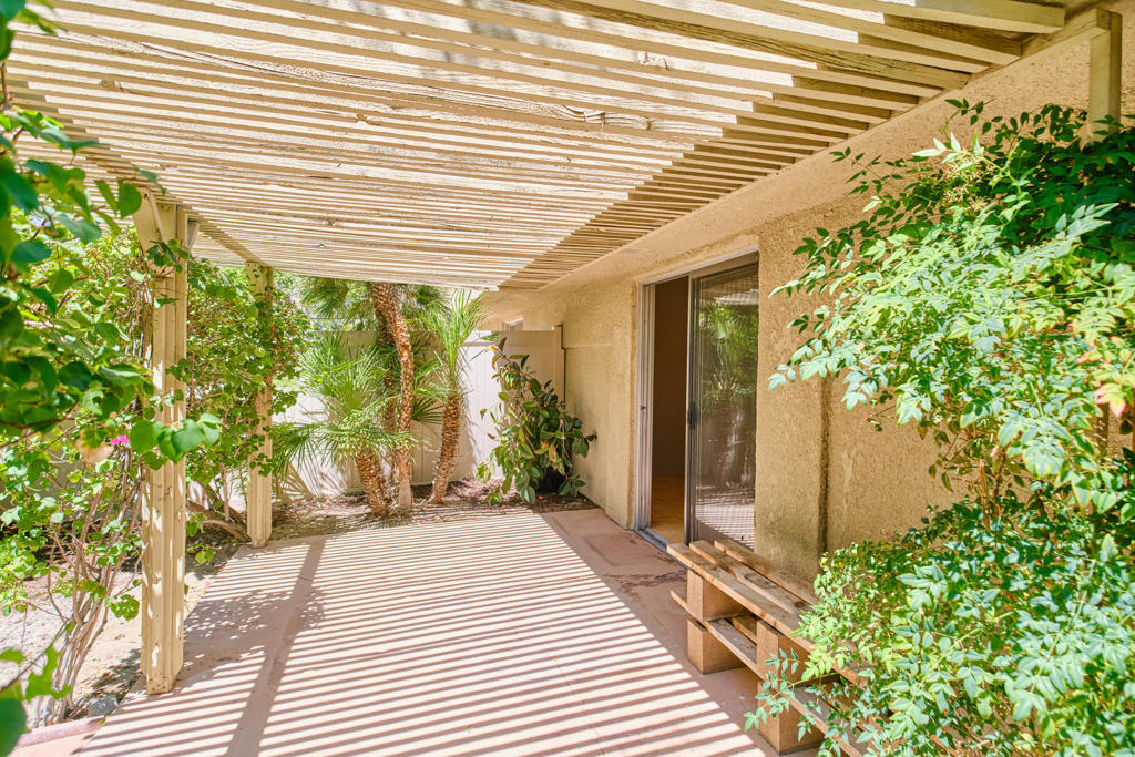 1353 Sunflower Circle N Property Photo 14