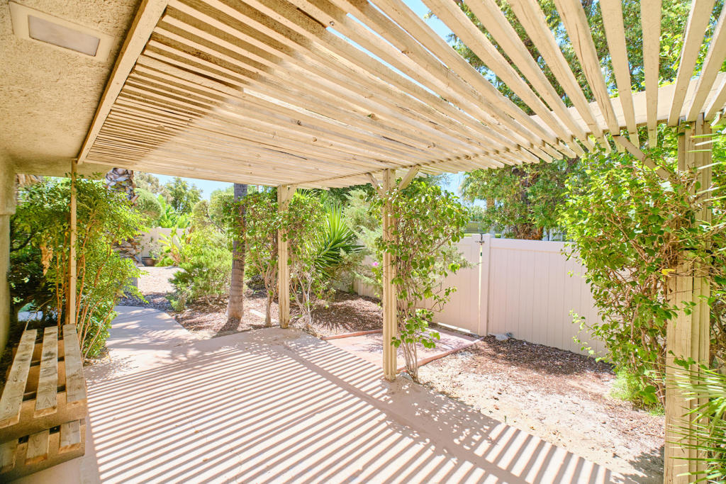 1353 Sunflower Circle N Property Photo 15