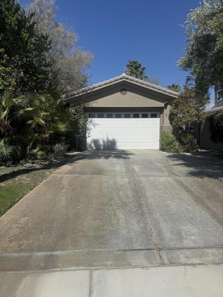 1 Elizabeth Court Property Photo 1