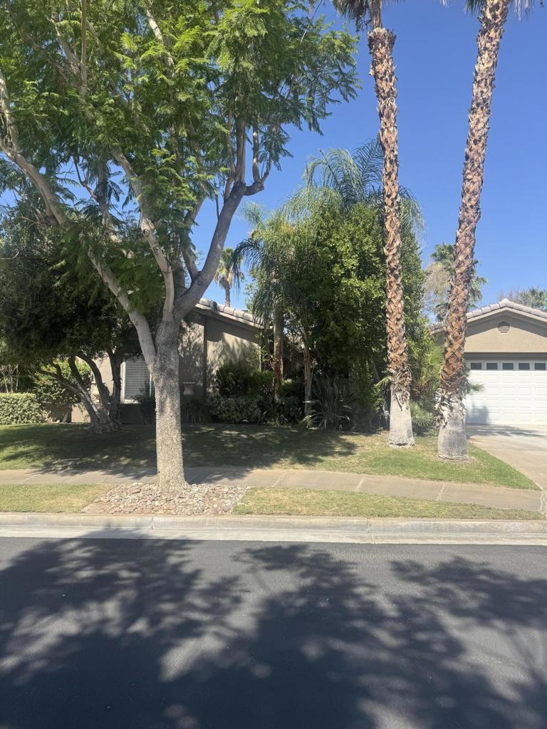 1 Elizabeth Court Property Photo 2