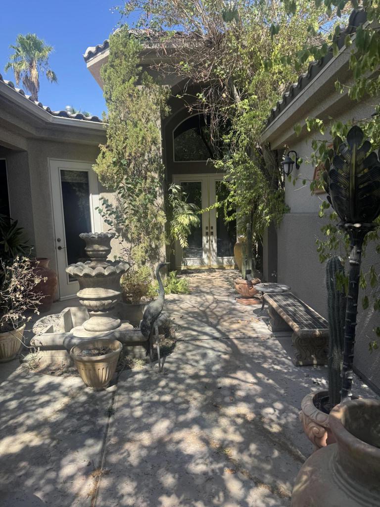 1 Elizabeth Court Property Photo 3