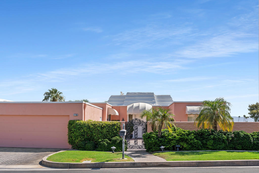 47200 El Agadir Circle Property Photo 2