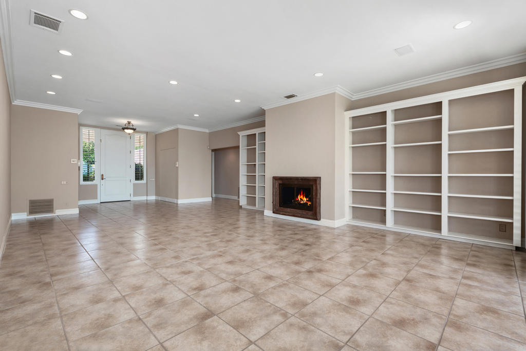 47200 El Agadir Circle Property Photo 6