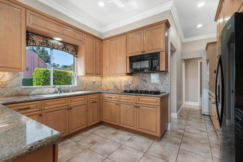 47200 El Agadir Circle Property Photo 22
