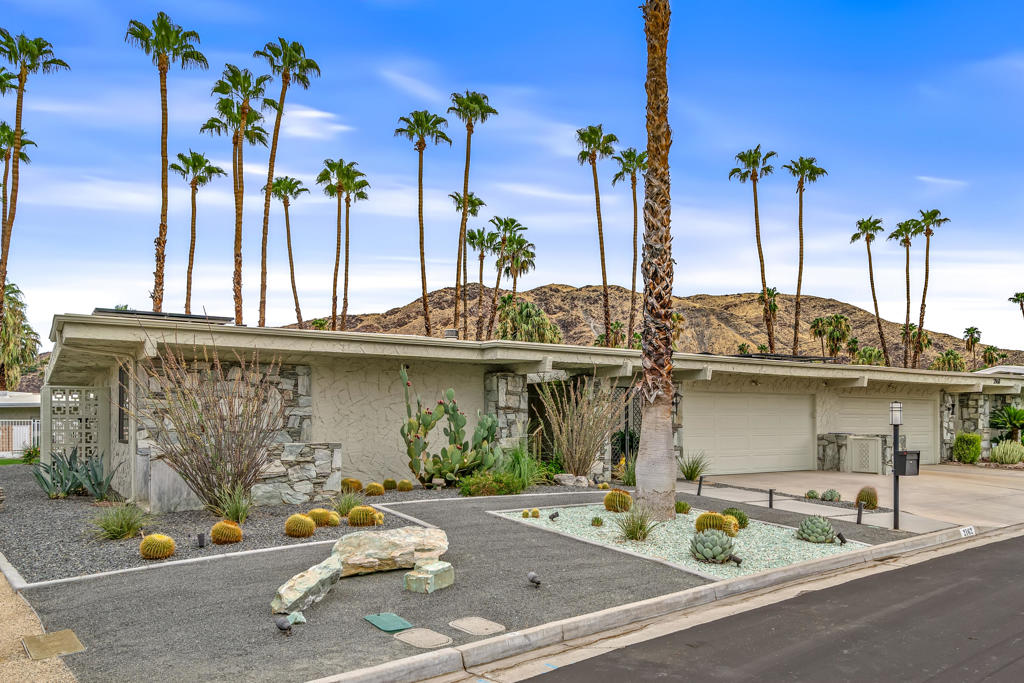 2162 S La Paz Way Property Photo 1