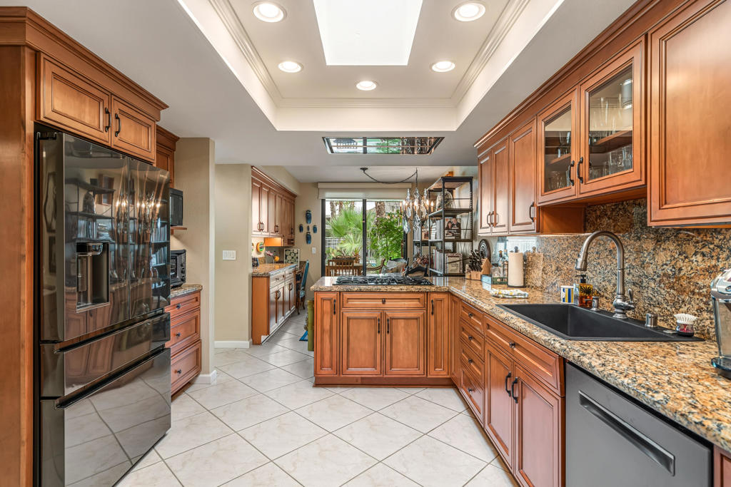 2162 S La Paz Way Property Photo 19