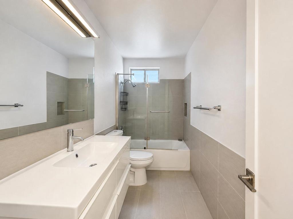 400 N Sunrise Way 150 Property Photo 9
