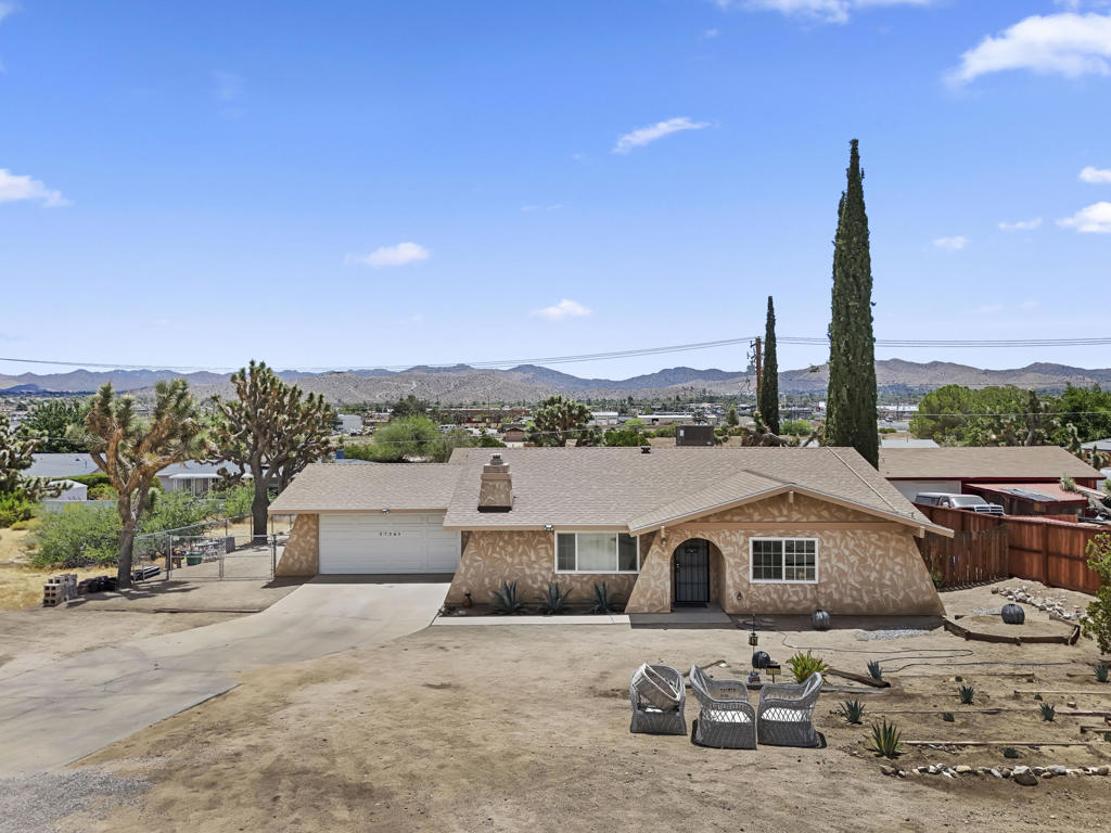 57361 Saint Marys Drive Property Photo 3