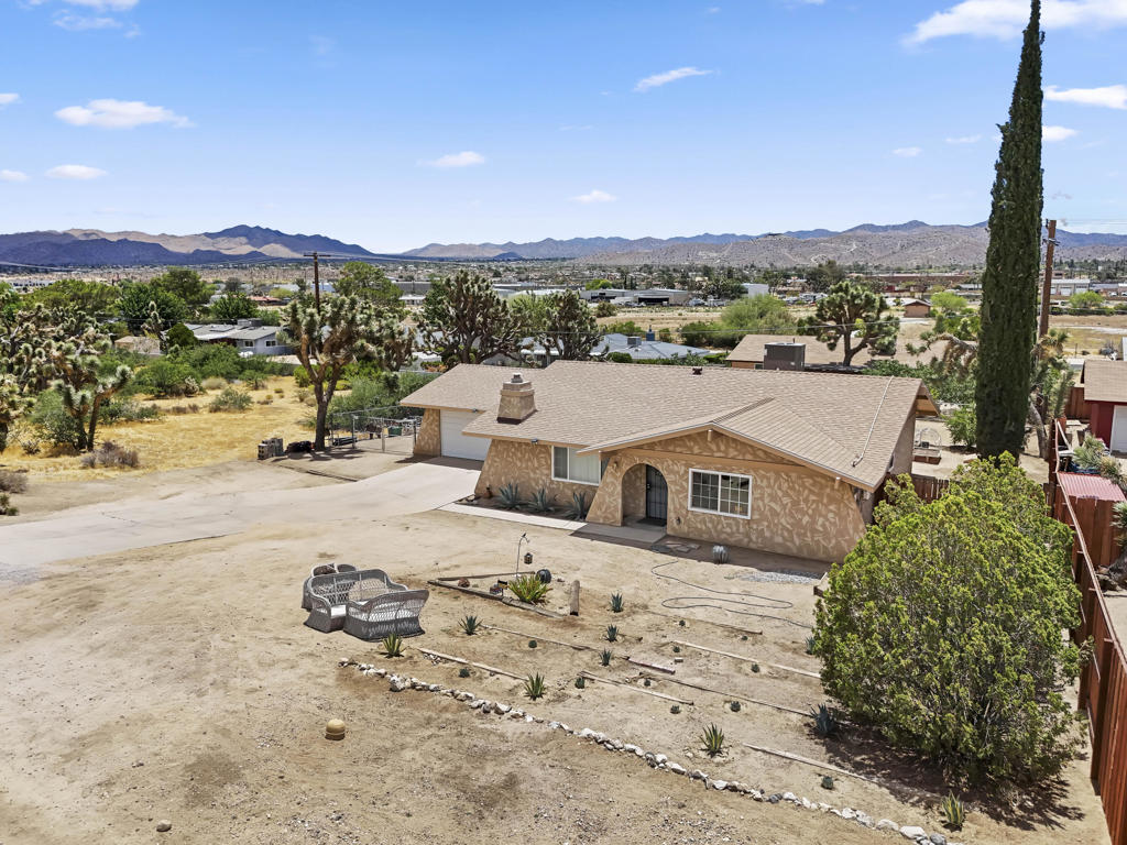 57361 Saint Marys Drive Property Photo 4