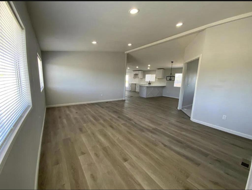 2865 Treadwell Boulevard Property Photo 6