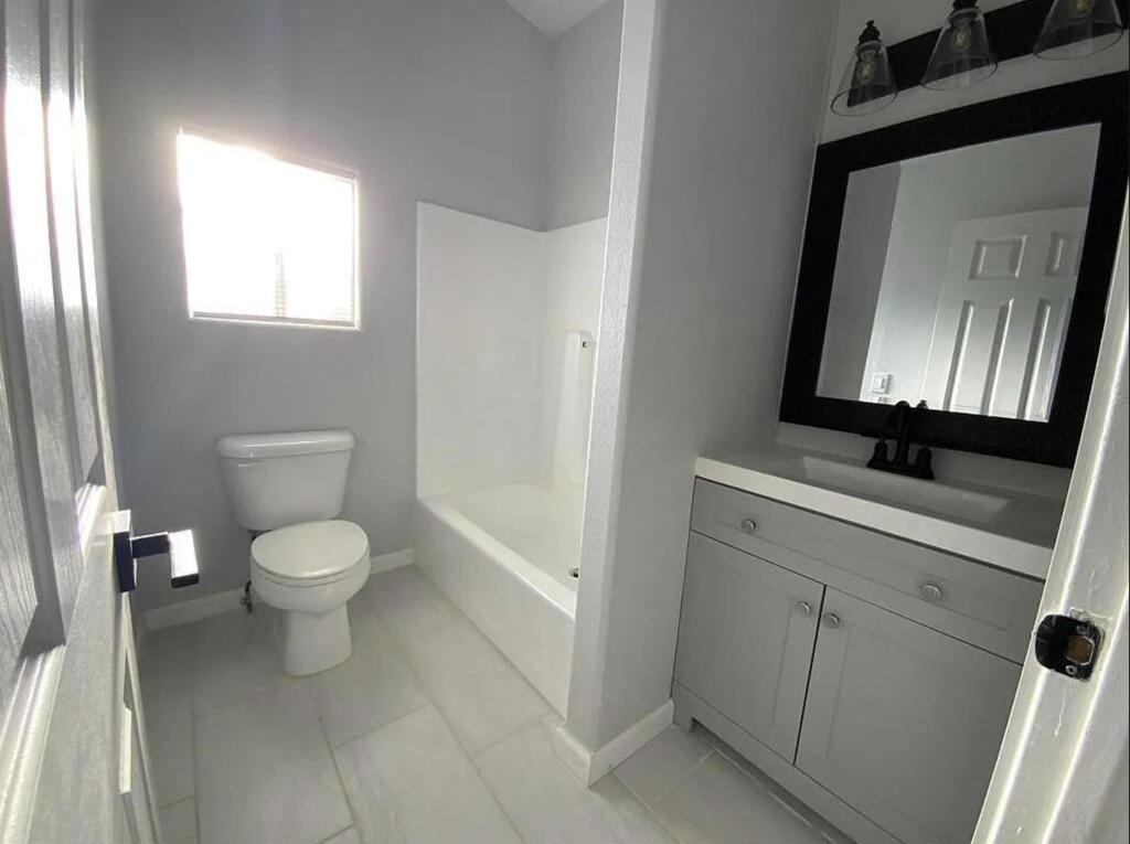 2865 Treadwell Boulevard Property Photo 9