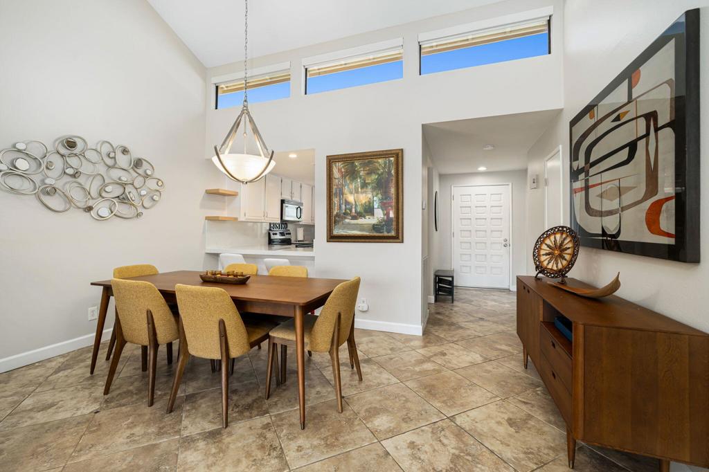 186 Gran Via Property Photo 11