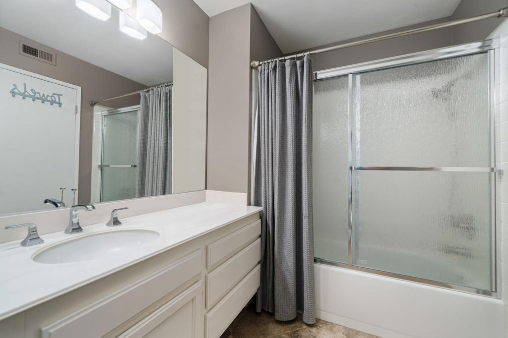 186 Gran Via Property Photo 20