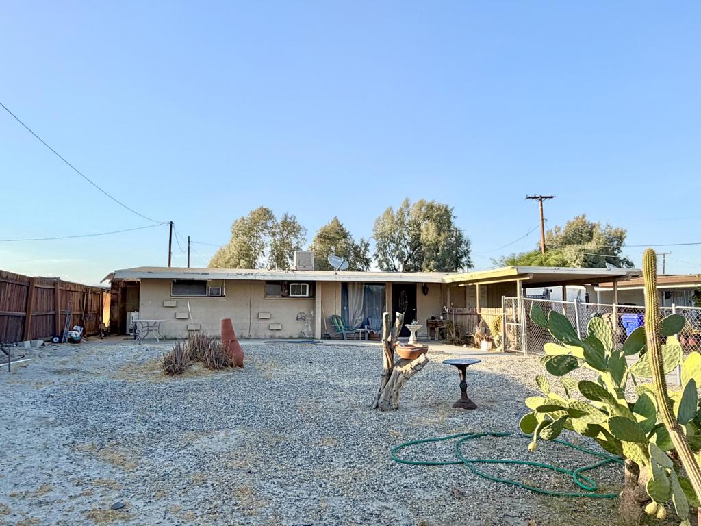 67070 San Mateo Property Photo 3