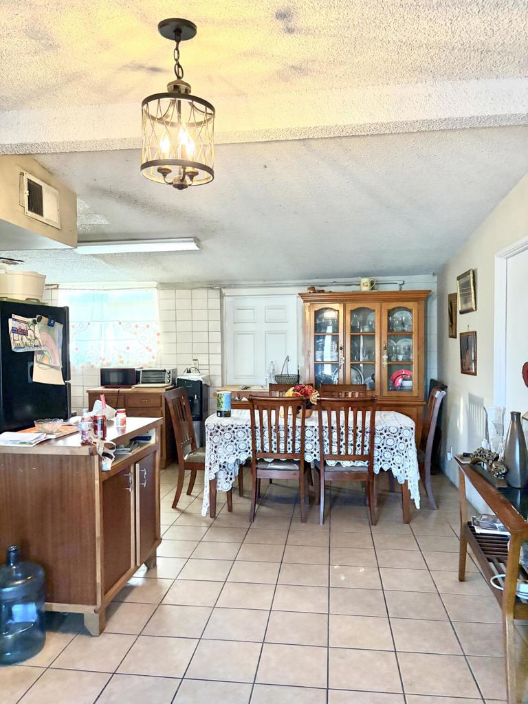 67070 San Mateo Property Photo 7