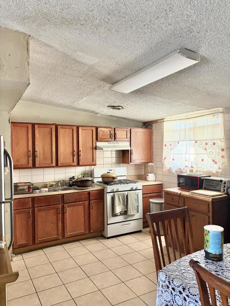 67070 San Mateo Property Photo 8