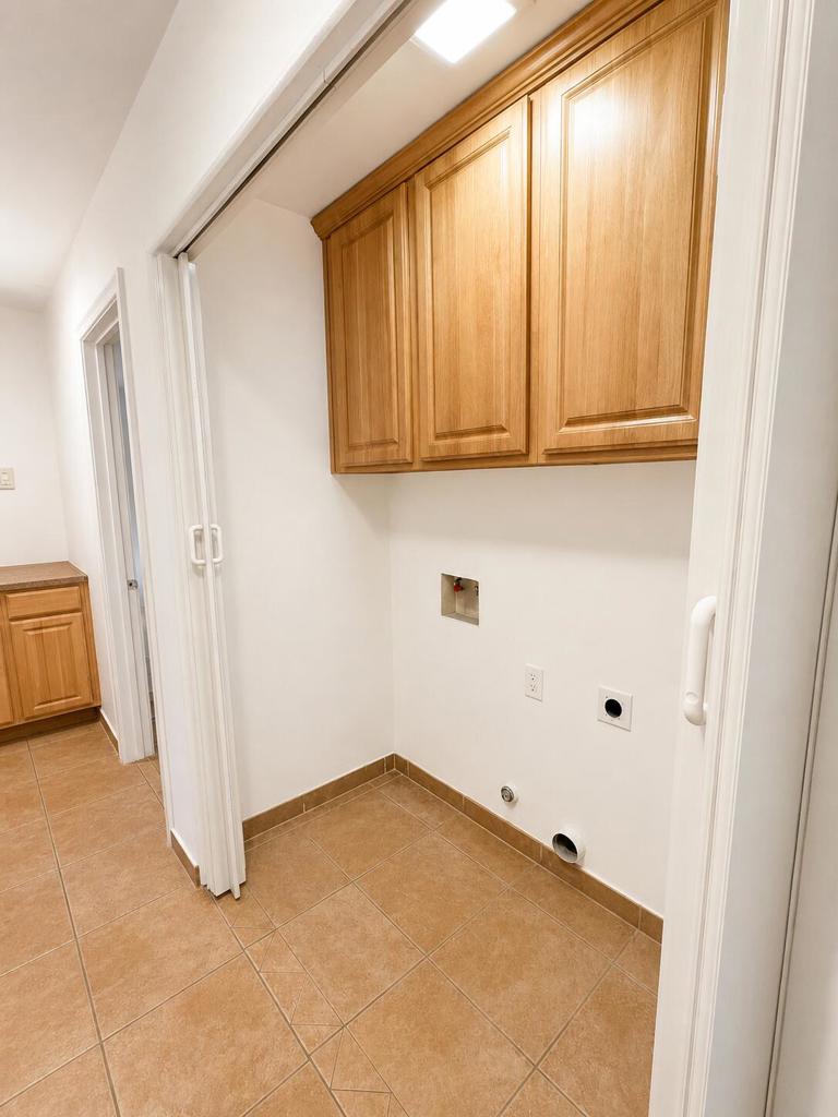 2799 Jester Avenue Property Photo 7