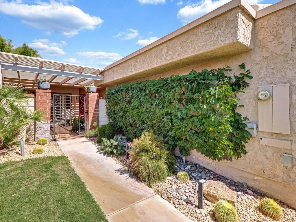 35886 Paseo Circulo W Property Photo 3
