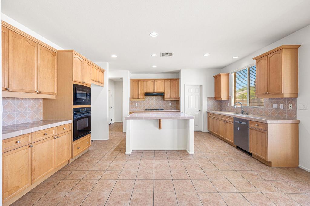 83448 Wagon Road Property Photo 1