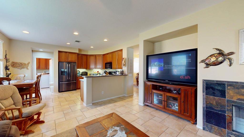 37771 Castleford Street Property Photo 10