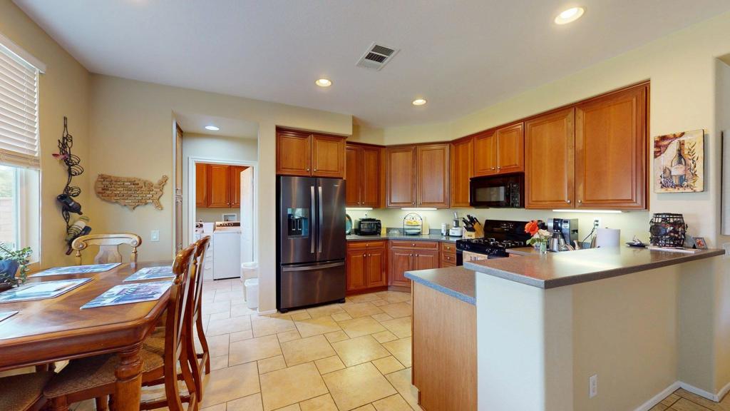 37771 Castleford Street Property Photo 12