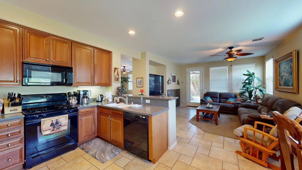 37771 Castleford Street Property Photo 15