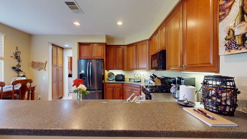 37771 Castleford Street Property Photo 18