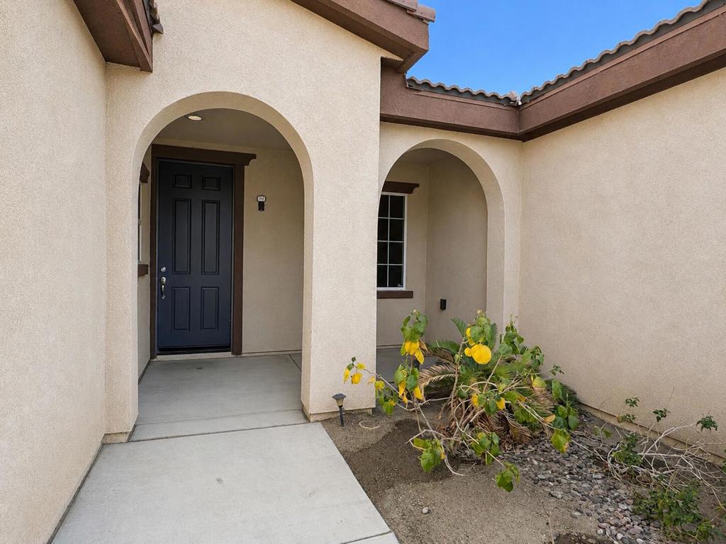 73895 Mondrian Place Property Photo 2