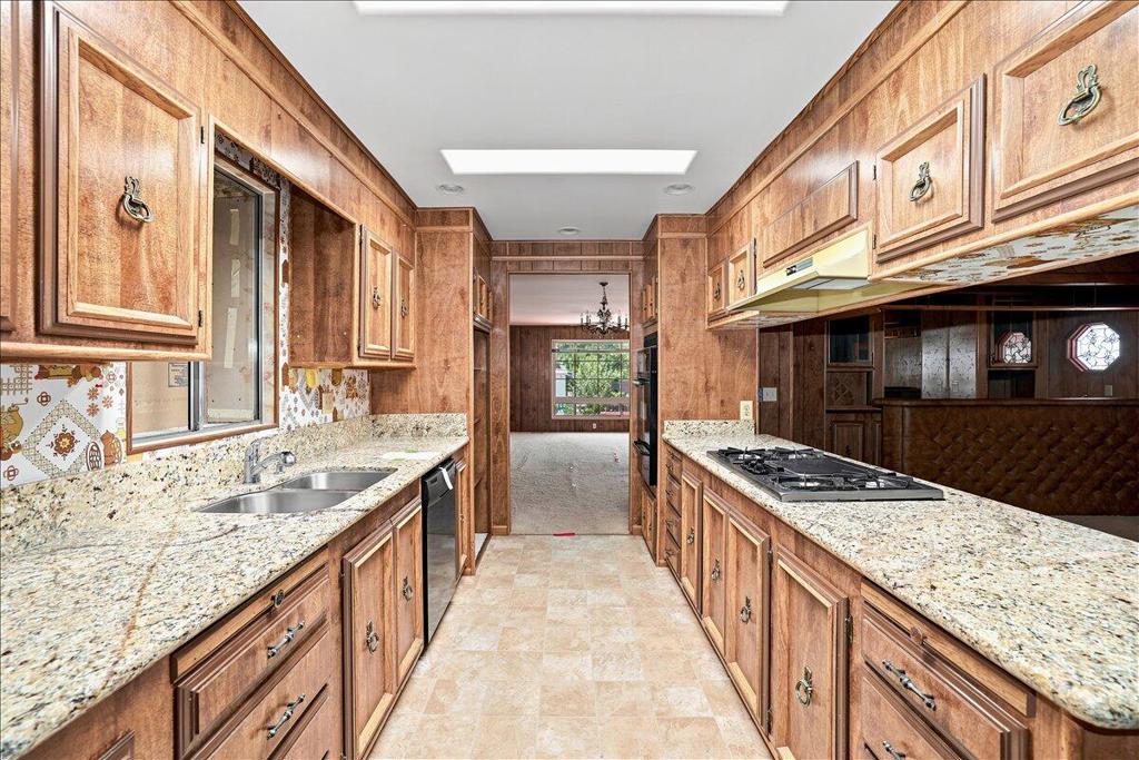 391 Montclair Drive 230 Property Photo 22