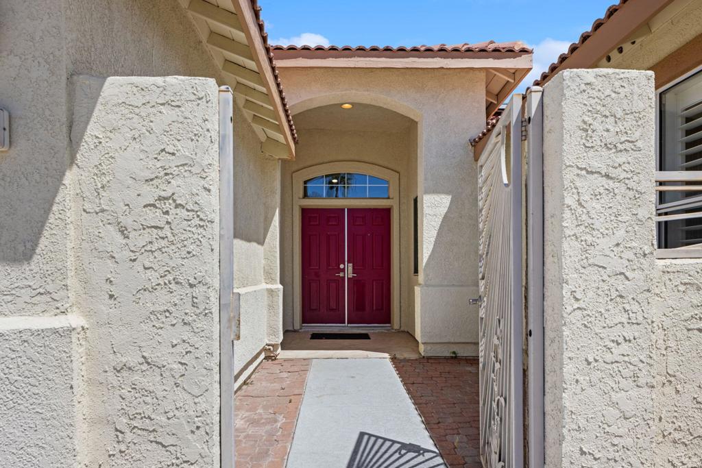 37762 Drexell Drive Property Photo 5