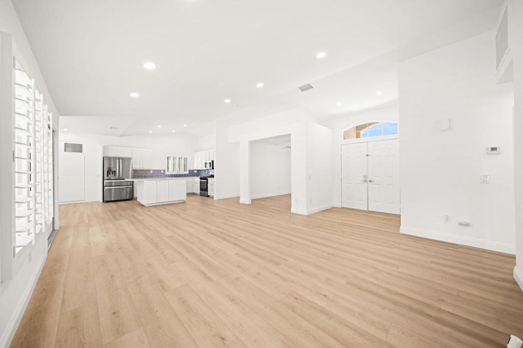 37762 Drexell Drive Property Photo 7