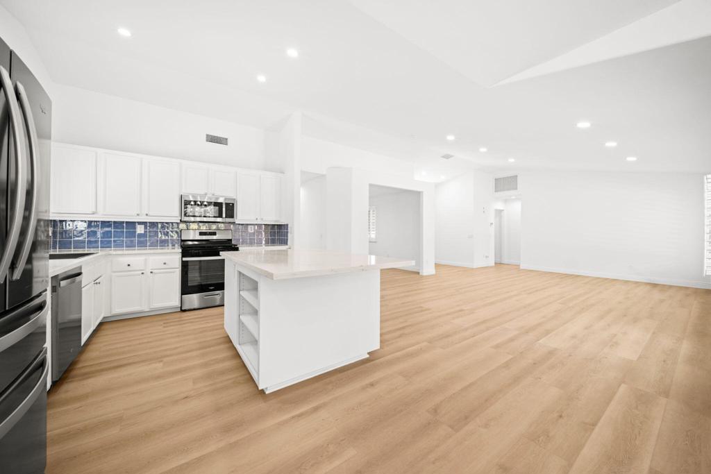 37762 Drexell Drive Property Photo 13