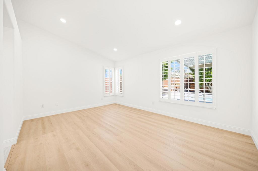 37762 Drexell Drive Property Photo 24