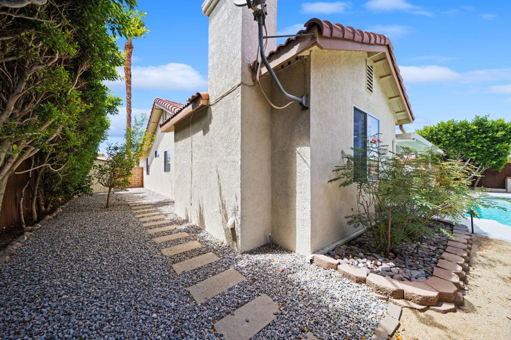 37762 Drexell Drive Property Photo 32