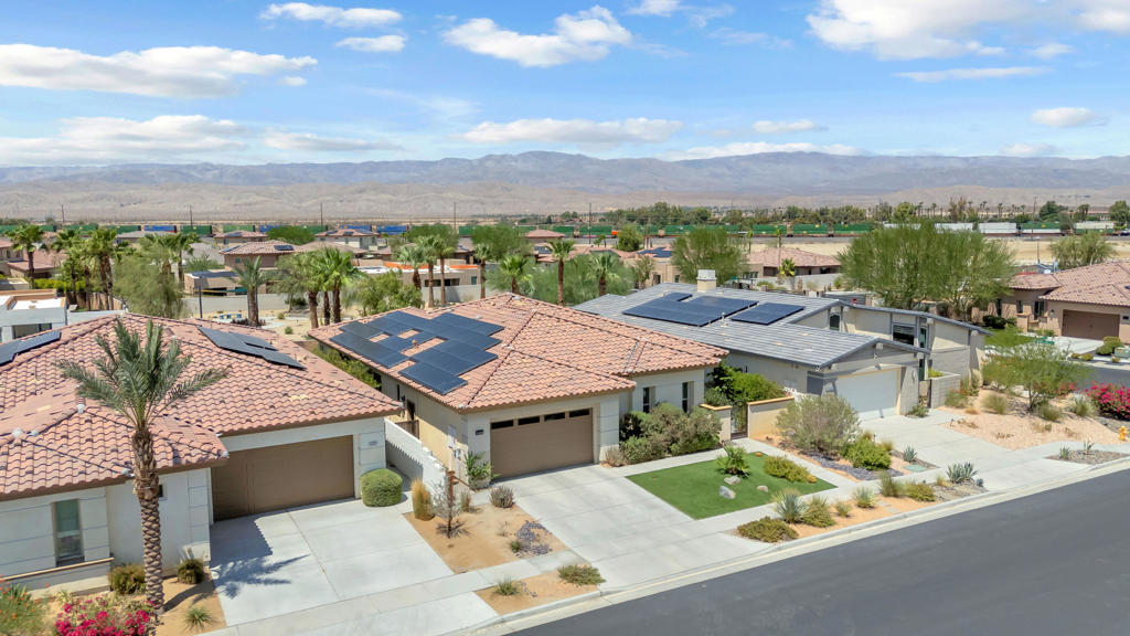 74586 Tesla Drive Property Photo 3