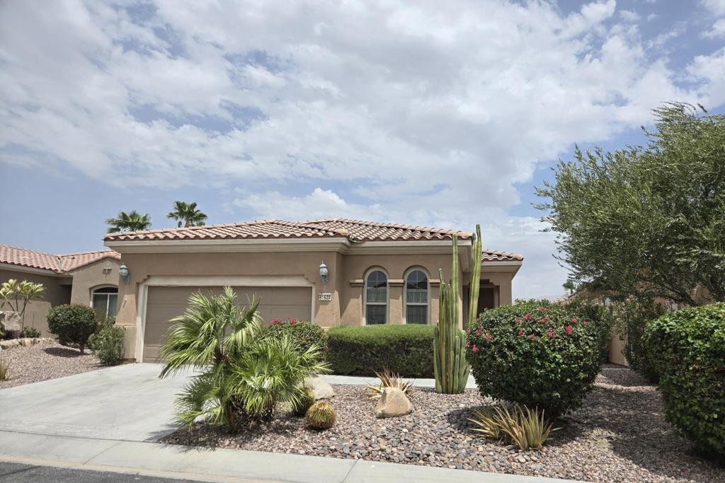 81620 Avenida Alturas Property Photo 1
